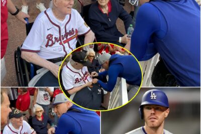 AMAZING Freddie Freeman is back in Atlanta tonight. He met a 101-year-old WWII veteran, signed his jersey and chatted with him and his wife during batting practice.