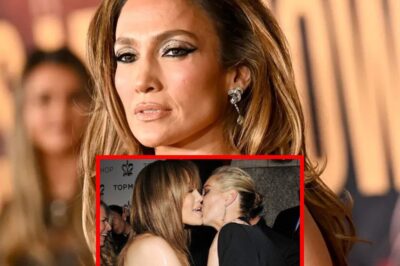 J.LO “LOCKS LIPS” ON THE RED CARPET?! – BUT HER REACTION AFTER IS WHAT REALLY SHOCKED EVERYONE! At 55, Jennifer Lopez has just confirmed to the world that she…