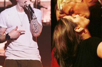 Eminem locked lips with a fan at one of his concerts in 1999, right at a time when he was newly famous in New York