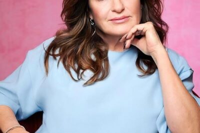 Mariska Hargitay Changed Her Emmys Look with a Bold Eye Accessory During the Show md07