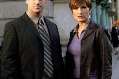 Mariska Hargitay and Christopher Meloni Reunite with Law and Order SVU Costars at 2025 Emmys md07
