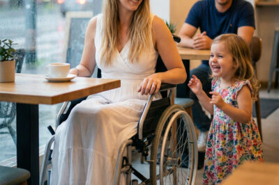 “My Dad Says You’re Beautiful,” a Little Girl Whispered to a Woman Abandoned on a First Date — And the Man Behind Those Words Was Nothing Like She Feared